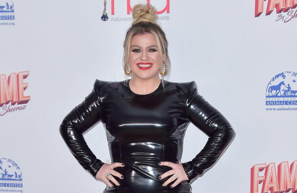 La cantante Kelly Clarkson solicita eliminar el apellido de su padre