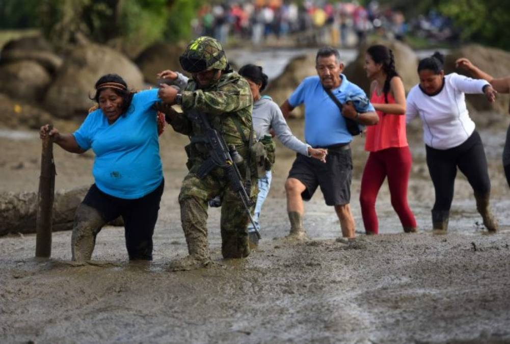 Bogotá. Tragedia por las lluvias en Colombia. Una avalancha en Corinto, un poblado del suroeste de Colombia dejó cuatro muertos, 18 desaparecidos, y cientos de viviendas afectadas.