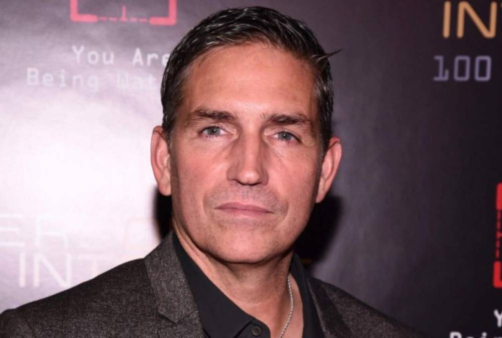 Jim Caviezel <br/><br/>E actor fue criado en la religión católica, pero tras interpretar a Jesús en la cinta La Pasión de Cristo (2004), su devoción se profundizó.<br/><br/>A partir de entonces, ha aprovechado su posición de figura pública para hablar de la importancia de la fe y de su amor por Jesucristo y la Virgen María (incluso ha participado en varias convenciones religiosas). <br/><br/>En 2018, dio vida a Lucas en la cinta Pablo, el Apóstol de Cristo, y se anunció que volverá a encarnar a Jesús en La Pasión de Cristo: Resurrección. <br/><br/>'El rol de Jesús ha sido la empresa más difícil que me ha tocado hacer. No hay nada más glorioso y al mismo tiempo tan humilde que ese papel. Nada me pudo haber enseñado la humildad de una mejor manera', dijo al medio polaco Polityce.<br/>