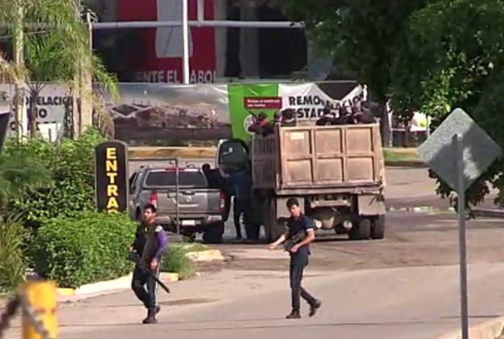 Hombres armados fueron capturados por las cámaras en las calles de Culiacán, Sinaloa, México.