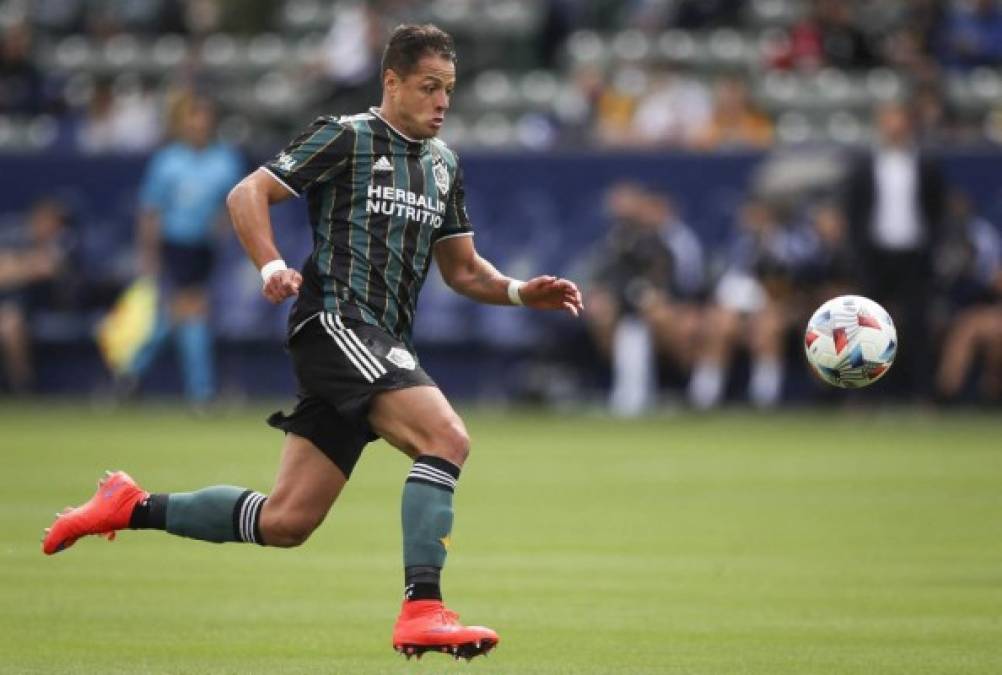 CARSON, CALIFORNIA - APRIL 25: Javier Hernandez #14 of Los Angeles Galaxy handles the ball during the game against the New York Red Bulls at Dignity Health Sports Park on April 25, 2021 in Carson, California. Meg Oliphant/Getty Images/AFP (Photo by Meg Oliphant / GETTY IMAGES NORTH AMERICA / Getty Images via AFP)