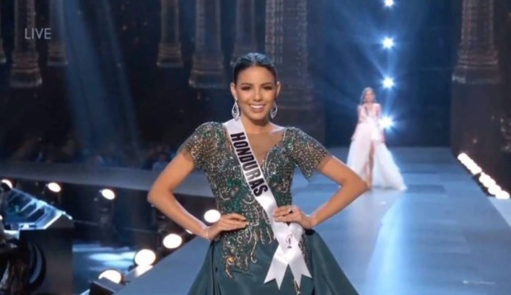 En el evento transmitid en vivo Miss Honduras deslumbró en un vestido verde decorado con pedrería.