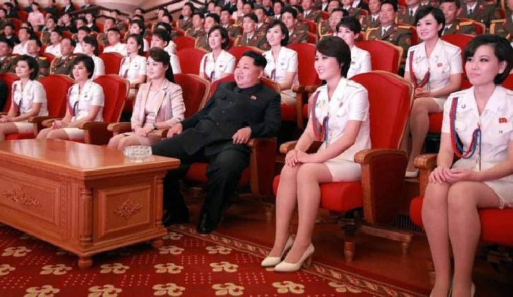 El harén secreto estaría compuesto por 2,000 jóvenes cuyo objetivo es entretener con el baile y el canto al líder norcoreano y los altos funcionarios, pero también son obligadas a participar en orgías, según The Sun.
