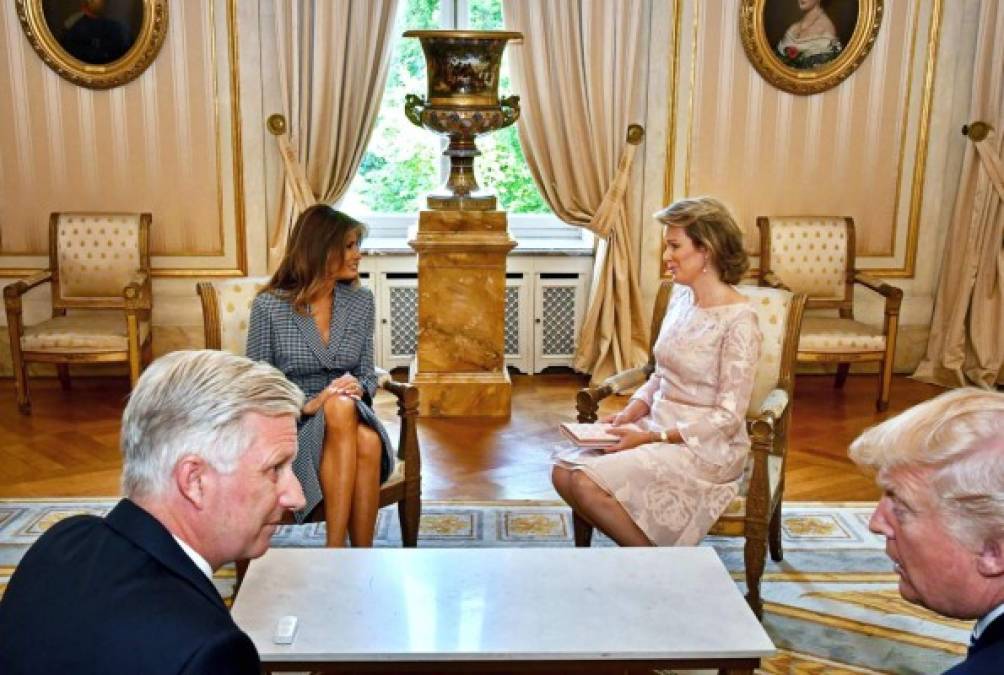 (L-R) King Philippe - Filip of Belgium, First Lady of the US Melania Trump, Queen Mathilde of Belgium and US President Donald Trump, speak at a reception at the Royal Palace in Brussels, on May 24, 2017.<br/><br/>Trump is on a two day visit to Belgium, to attend a NATO (North Atlantic Treaty Organization) summit on May 25, 2017.<br/> / AFP PHOTO / Belga / BENOIT DOPPAGNE / Belgium OUT