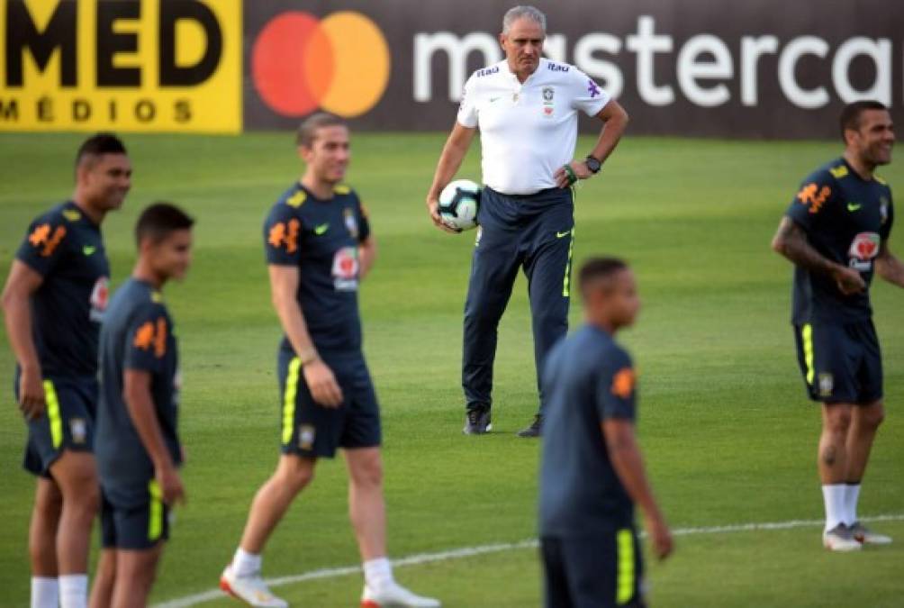 Tite hará hasta tres novedades en el 11 titular de Brasil para el amistoso ante Honduras.