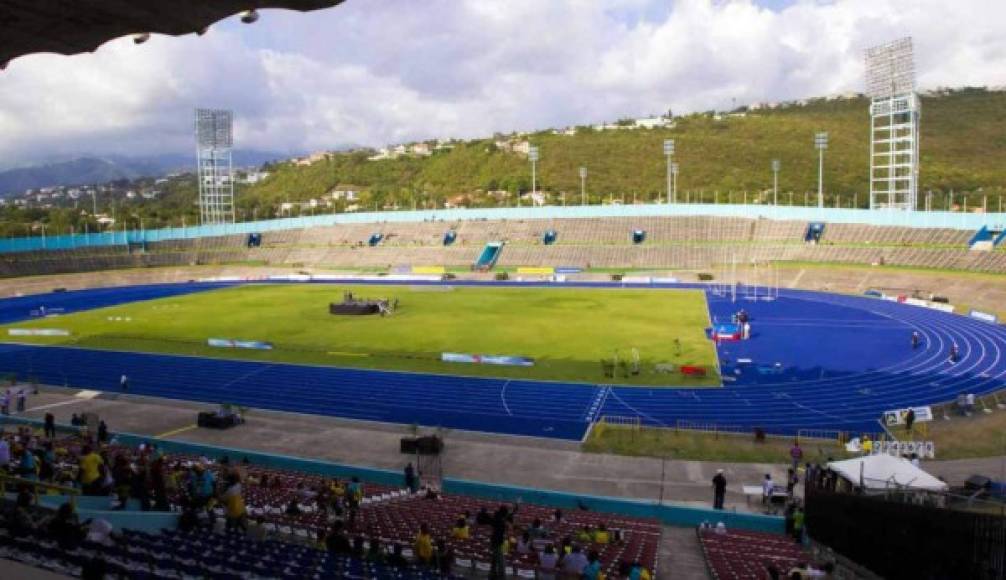 El Independence Park de Jamaica cuenta con un aforo para 35,000 personas. Es el escenario deportivo más grande de Jamaica y del Caribe en general.