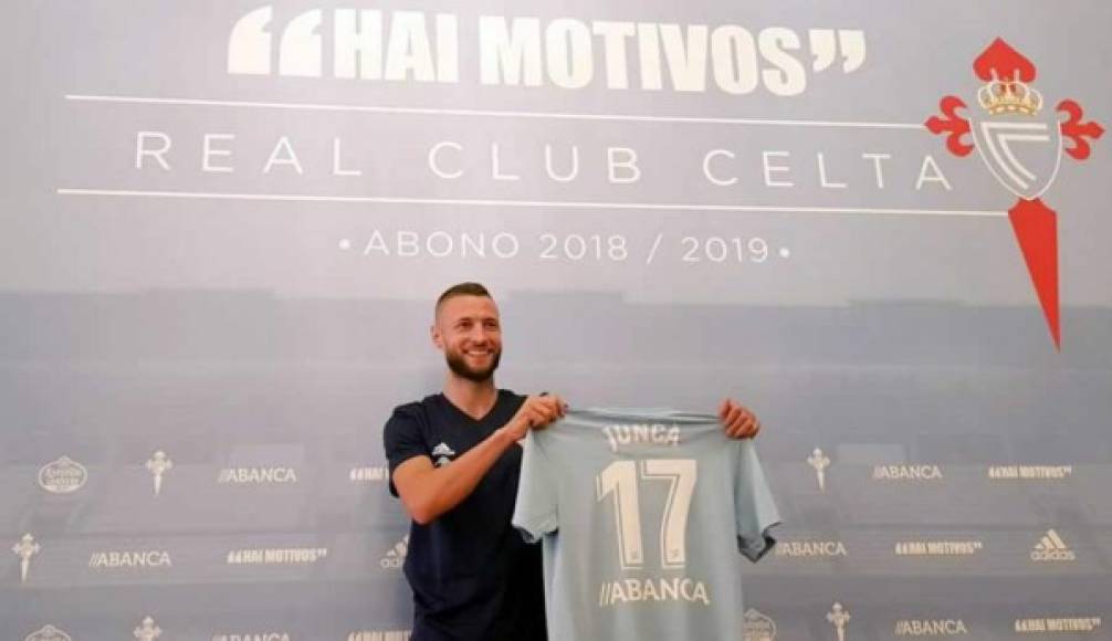 El lateral izquierdo David Juncá ha sido presentado como nuevo jugador del Celta de Vigo. Aseguró que, en cuanto le trasladaron la oferta del Celta, tenía claro que su deseo era jugar en Balaídos la temporada 2018-19.