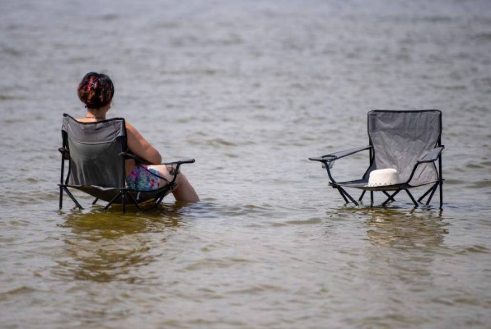 Se espera que las temperaturas alcancen los 39 ºC el miércoles en Brandenburgo, cerca de Berlín, donde se ha producido un gran incendio forestal con 100 hectáreas calcinadas.