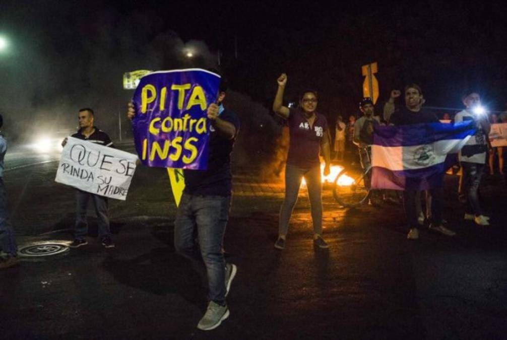 Los manifestantes pidieron el apoyo de la población.