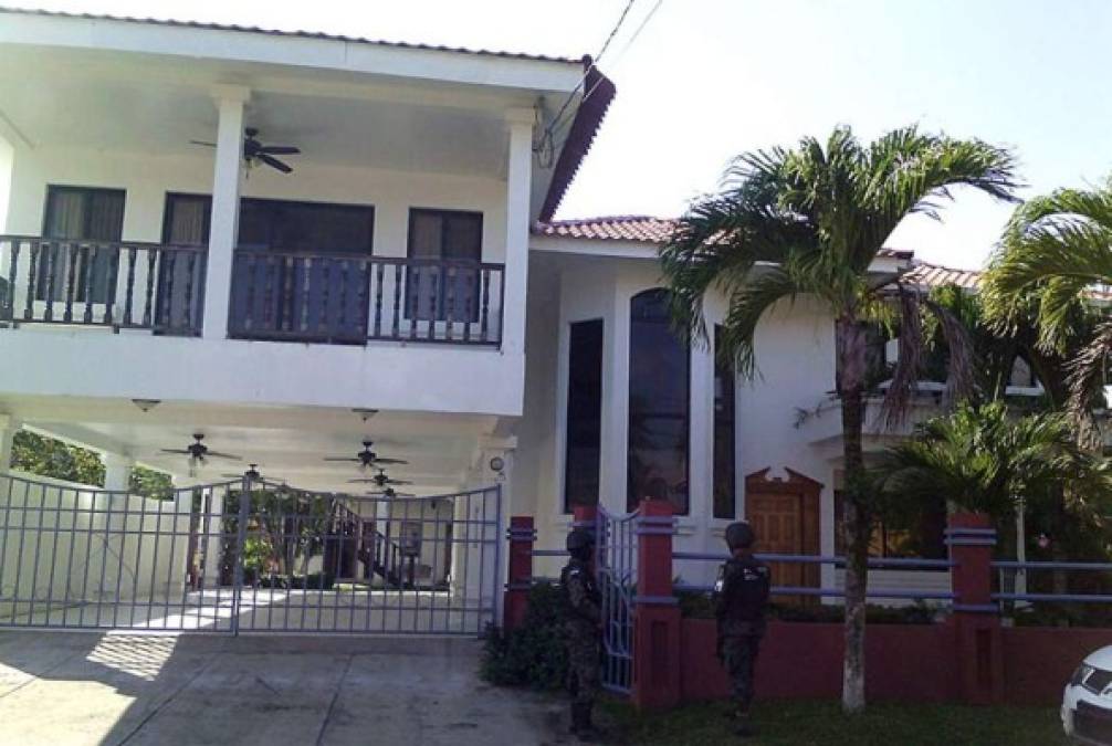 Las dos propiedades están ubicadas en la colonia Brisas del Caribe.