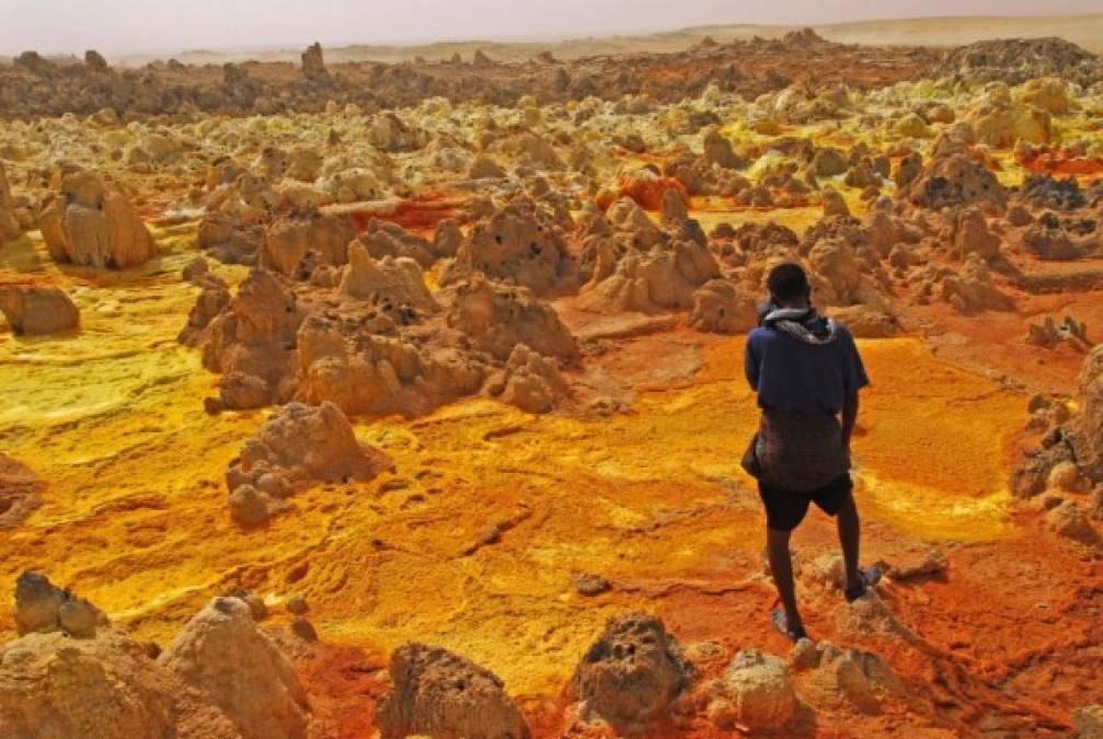 DALLOL, ETIOPÍA.<br/>Ubicado al norte de este país africano, el pueblo de Dallol, un antiguo asentamiento minero, mantiene una temperatura PROMEDIO de 34°C.