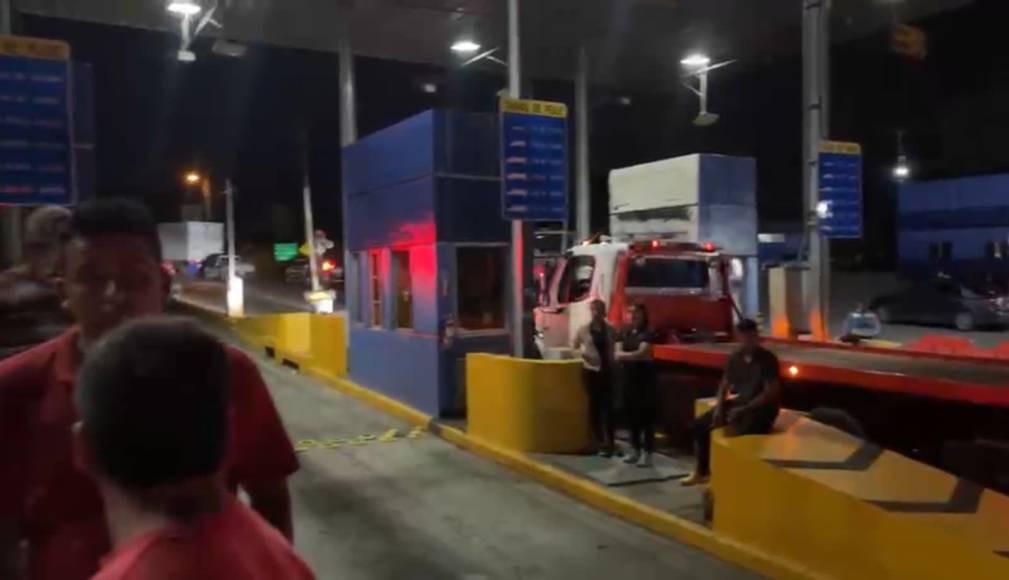 El pesado automotor, cargado con bolsas de cemento, venía de Tegucigalpa hacia San Pedro Sula. 