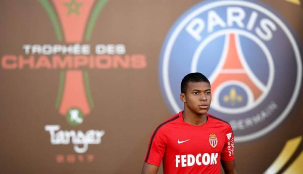 Mbappé: El PSG prepara una súper oferta por el joven atacante francés que, según el Times, superará los 222 millones de euros que ya pagó el propio PSG por Neymar. La cifra sería superior debido a los bonos que debería pagar el PSG al Mónaco por fichar a un jugador de un equipo rival