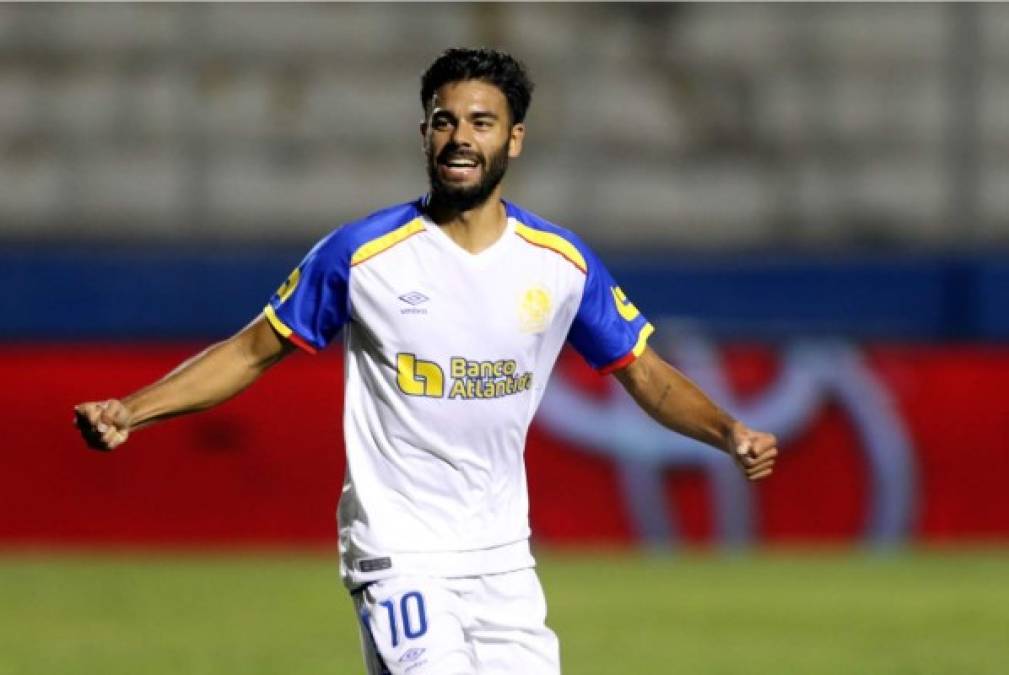 El mediocampista uruguayo Leandro Sosa anotó el 3-0 del Olimpia ante el Vida y así lo celebró.