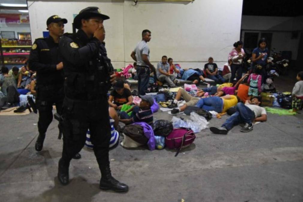 El primer grupo que partió en la caravana corrió con suerte. Los hermanos guatemaltecos los atendieron bien, les dieron comida y les habilitaron albergues.