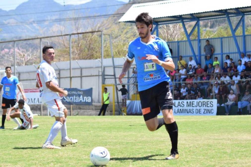 Según el periodista Manfredo Reyes, el defensor argentino Tomás Fonseca podría llegar al Real España. En las últimas campañas ha militado en el Carmelita de la segunda división de Costa Rica.<br/>