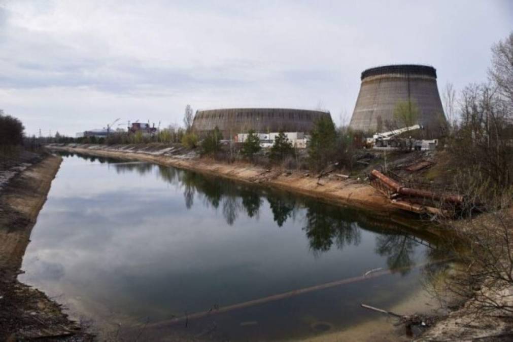 El accidente de Chernobil provocó nubes radiactivas con cesio, que dejaron luego lluvias ácidas y contaminaciones en Europa del Norte.