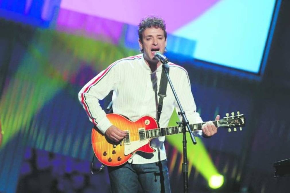 Gustavo Cerati<br/>El fallecido cantante argentino durante un concierto se burló del reguetón. Durante la interpretación de un éxito de Soda Stereo, el músico cambió la frase de “Despiértame cuando pase el temblor” por “Despiértame cuando pase el reguetón”.