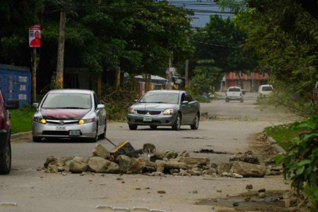 Barrio Morazan en la 7 calle. Hay paso pero con precaución.