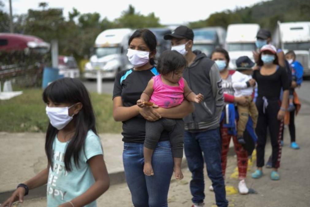 El objetivo de los migrantes es llegar a Estados Unidos en busca de mejores condiciones de vida y huir de la pobreza y violencia en su país, una meta a la que muchos de los hondureños afirman que no renunciarán especialmente después de la destrucción provocada en noviembre pasado por los huracanes Eta y Iota.<br/>