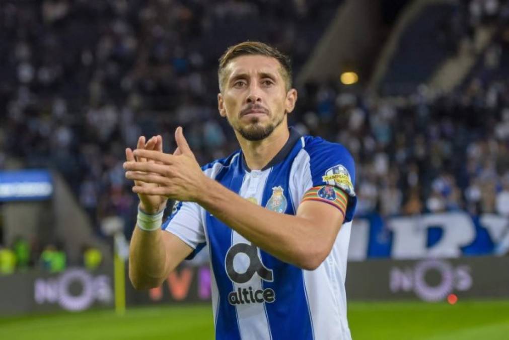 El diario As informa que el Atlético de Madrid llegó a un acuerdo con Héctor Herrera de cara a la próxima temporada. El centrocampista mexicano va a ser uno de los refuerzos, pero se observa con detenimiento un factor que puede modificar otras decisiones. El volante del Porto no tiene todavía el pasaporte comunitario y el que lo tenga o no para el inicio de la próxima temporada puede cambiar algunas cosas.