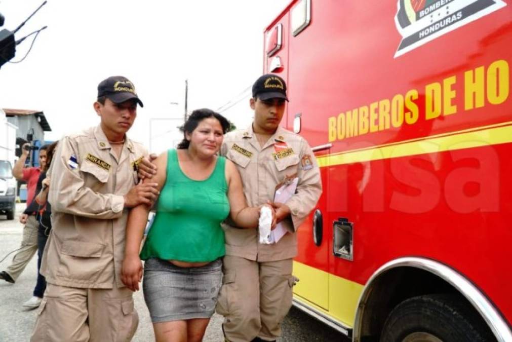 Las personas que fueron rescatadas con vida y que resultaron heridas son Manuel Gámez (de 64 años), María Sarahí Gámez (de 13), Gloria Jessenia Mejía (de 17) y Elizabeth Laínez (de 2 años), quienes fueron sacados en sábanas por los socorristas que eran esperados a la orilla de la carretera por las ambulancias para trasladarlos a un centro asistencial.