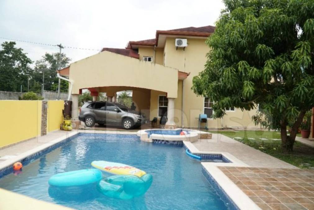 La casa en la residencial Los Cedritos es una de las más lujosas.