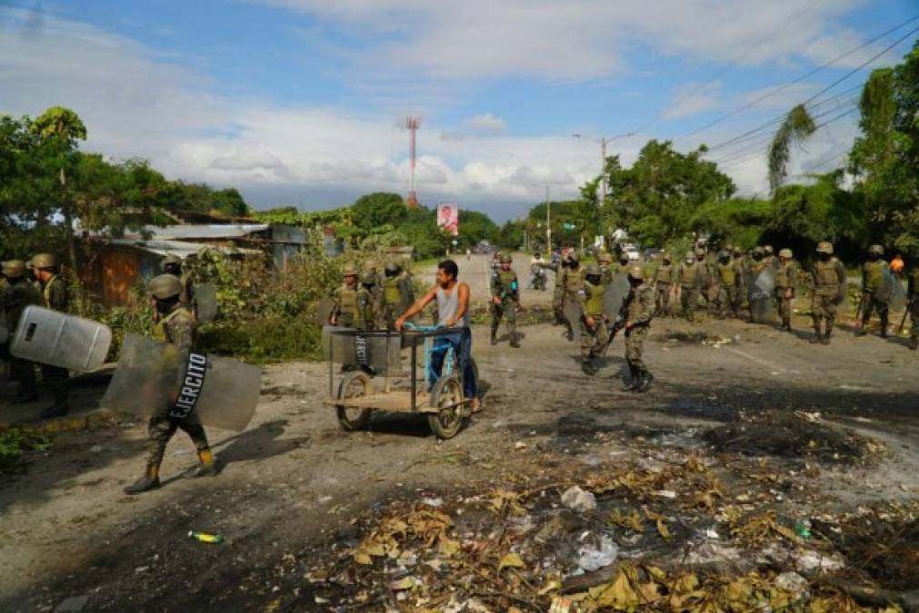 Se reportan tomas activas en los siguientes puntos de San pedro Sula, <br/>-Miguel Angel Pavón <br/>-Fesitranh <br/>-Chamelecón <br/>-La Municipal <br/>-El Carmen