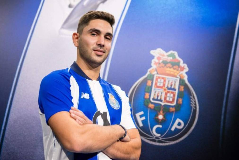 El delantero portugués Rui Costa deja de ser jugador del Portimonense y firma para las próximas tres temporadas con el Porto'. El ariete anteriormente militó en Varzim y Famalicão.