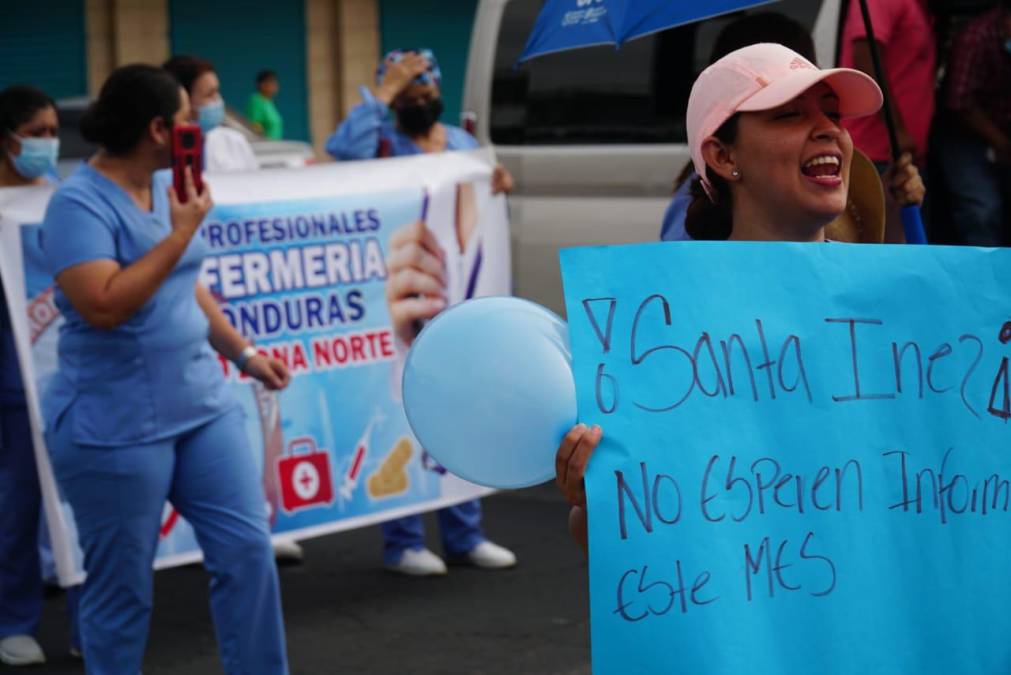 Las manifestantes lamentaron que la Sesal aún no haya llegado a un acuerdo con el gremio de la enfermería y advirtieron que las acciones continuarán de no obtener una respuesta favorable. 