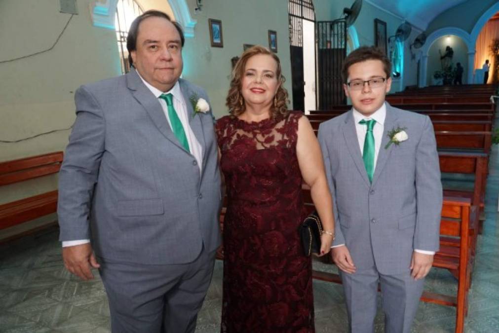 Gualberto Espinal, Teresa Lanza y Rodrigo Espinal.