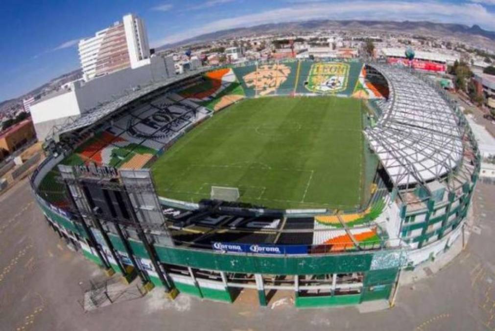 El estadio del León tiene un aforo para más de 31,000 espectadores y fue sede de dos mundiales: México 1970 y México 1986; asimismo, ha albergado partidos de Juegos Olímpicos de México 1968, Copas del Mundo en categorías juveniles y de la Copa Libertadores.