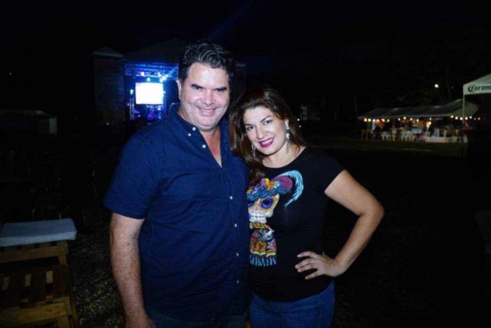 Jorge y Karla Morales.