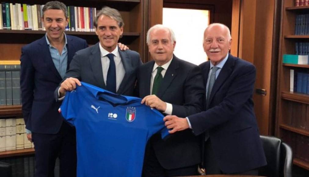 Roberto Mancini, ex entrenador del Inter de Milán, Manchester City y Zenit de San Petersburgo, entre otros, es el nuevo seleccionador de Italia.