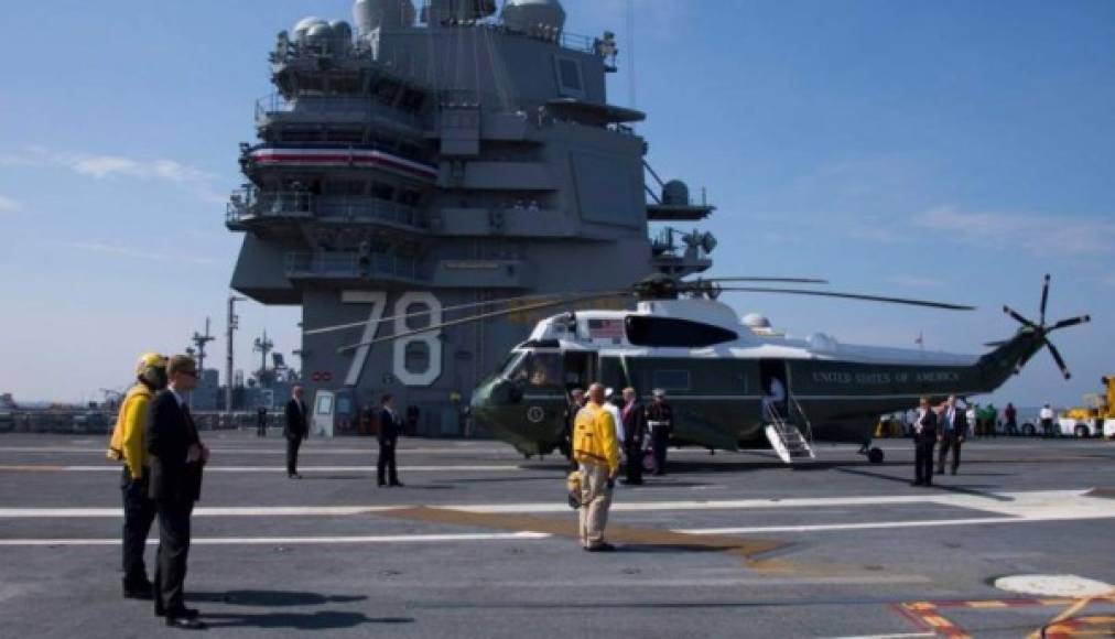 Trump presidió la ceremonia de inauguración del portaaviones Gerald R. Ford, una fortaleza flotante con capacidad para 4.500 tripulantes y 70 aviones que costó casi 13.000 millones de dólares y que el mandatario definió como 'el mejor buque de guerra del mundo'.