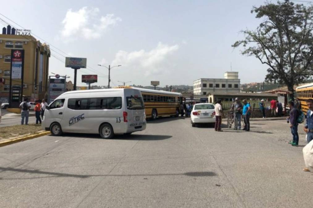 Buses y taxis no permiten el tránsito en Santa Rosa de Copán.