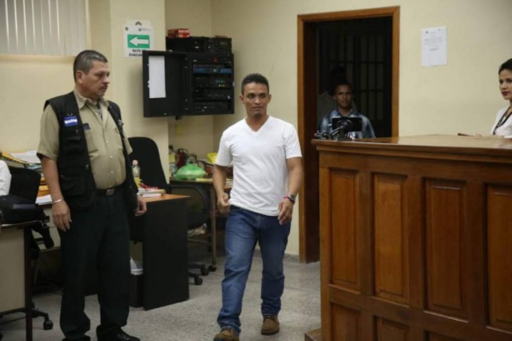 Emerson Eusebio Duarte fue absuelto del delito de encubrimiento como había solicitado el Ministerio Público. A su hermano gemelo Edilson Atilio Duarte lo hallaron culpable, ambos son originarios de La Ceiba.