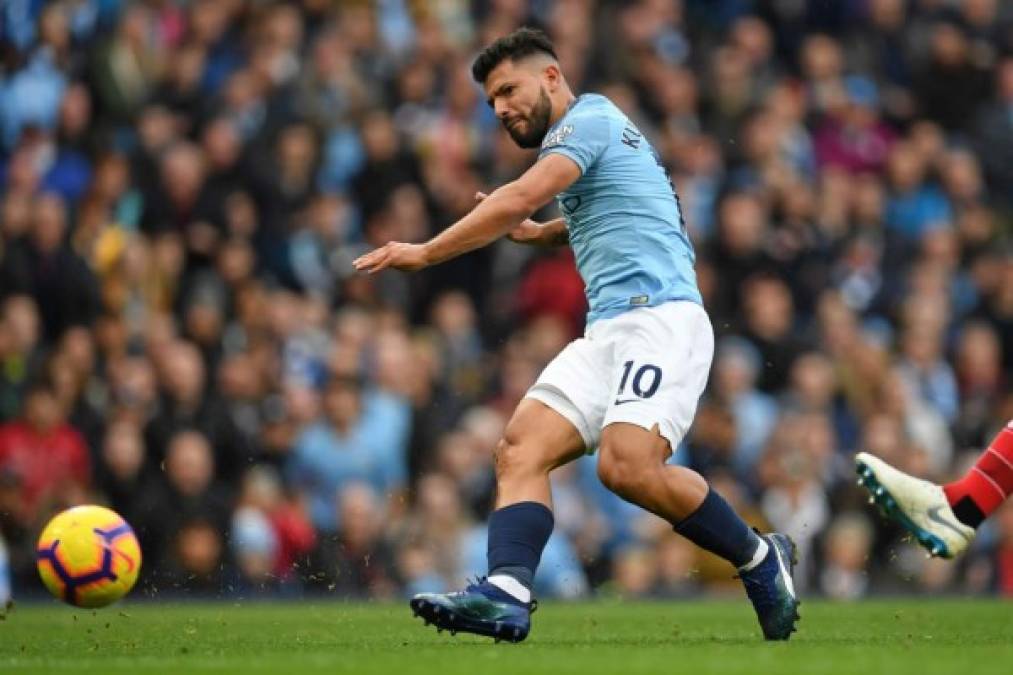 Cuando Sergio 'Kun' Agüero fichó por el Manchester City, el Atlético le cobró al club inglés 250.000 euros (hasta un máximo de dos millones de euros) por cada 15 goles del argentino.