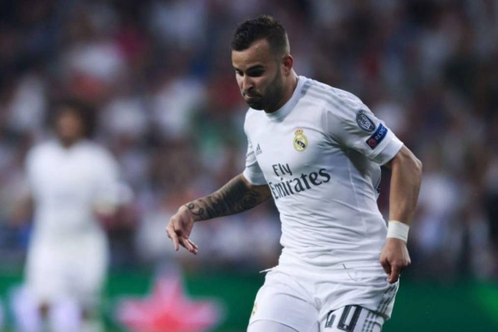 Jesé Rodríguez podría dejar el Real Madrid este verano para buscar los minutos que no tiene en el club blanco y el PSG parece el mejor posicionado para conseguir su contratación. El que estaría por ver es el modo de salida del jugador. El Madrid podría apostar por vender al futbolista manteniendo una opción de repesca aunque otra posibilidad sería la de una cesión, pero el atacante termina contrato en junio de 2017, y si el Madrid decide cederlo tendría que renovarlo primero.