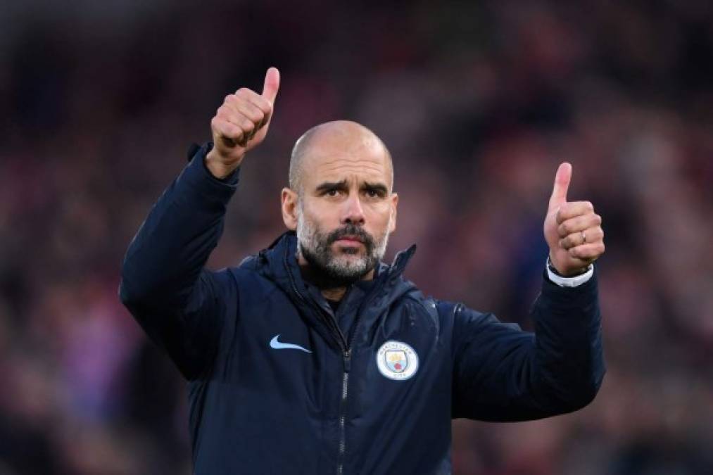 Pep Guardiola ha decidido quedarse en el Manchester City. En una entrevista a la tele oficial del Manchester City, ha zanjado los rumores sobre su posible marcha a la Juventus: 'Soy uno de los vuestros. En otros sitios los fans te abuchean si no ganas, aquí siempre te apoyan y lo mejor está por venir'.