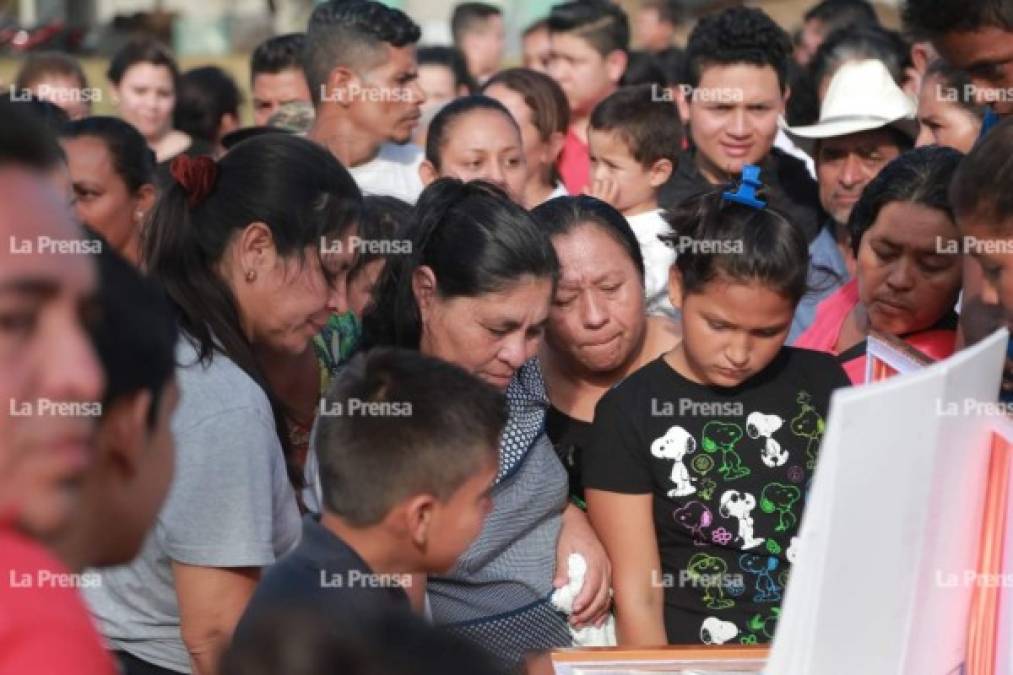 A su vez, calificó a su hijo como alguien 'excelente' e 'incapaz' de haberla lanzado al abismo, pues adujo que le ha inculcado principios cristianos y de hogar. También argumentó que entre los muchachos existía un gran amor y que ella era muy querida por su familia.<br/>