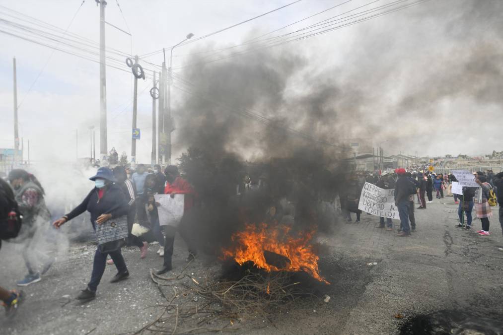 Las carreteras de acceso a varias ciudades del país como <b>Arequipa</b>, Trujillo y Cusco permanecen bloqueadas.