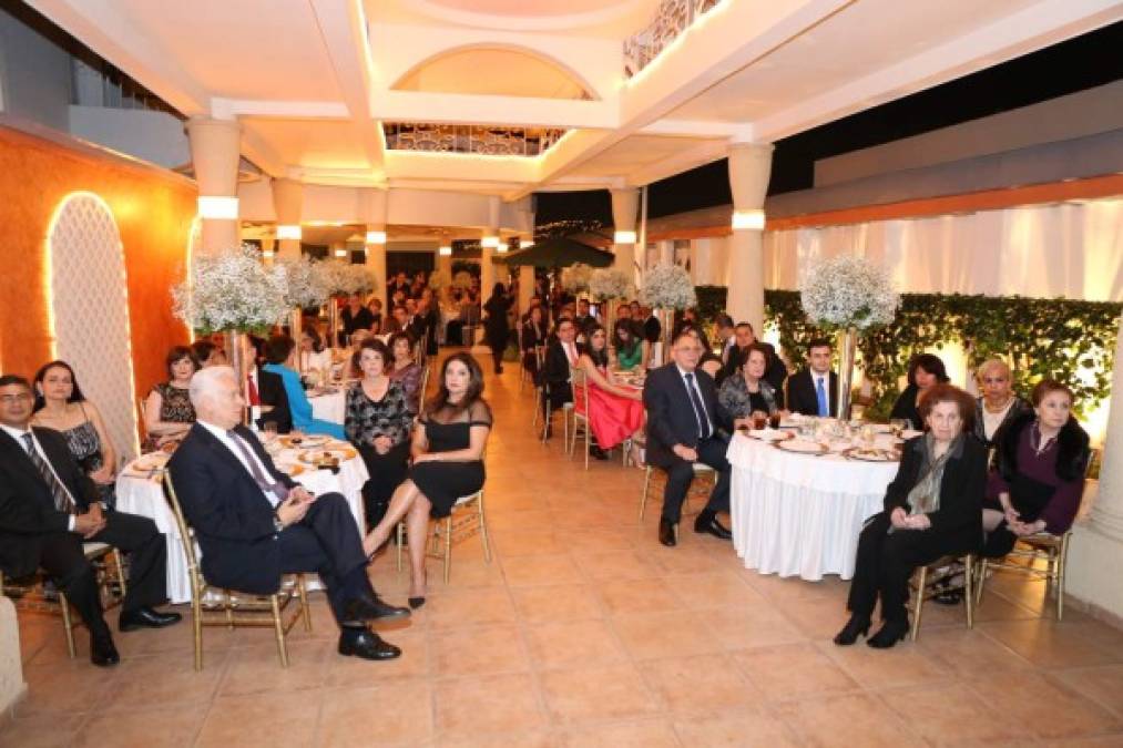 La residencia de la familia Kafati Geadah acogió a los selectísimos invitados a la esperada boda civil Kafati Misas.