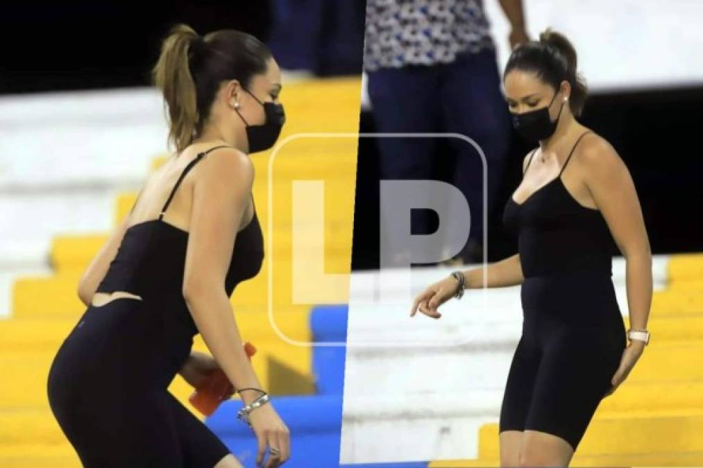 La modelo Sirey Morán, ganadora del Miss Honduras Universo 2016 y declarada aficionada del Real España, robó miradas en el estadio Olímpico con este llamativo atuendo.