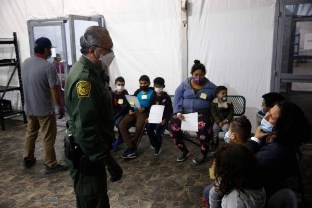 Biden dijo que los niños son aceptados en territorio estadounidense por motivos humanitarios y que no los deportará.