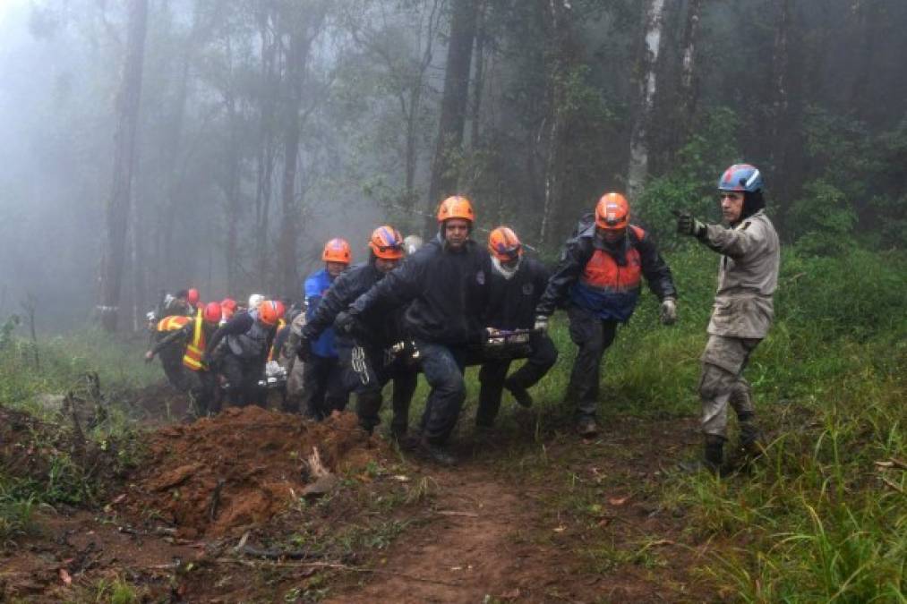 <br/>El aparato fue dado como desaparecido hacia las 09.47 hora local (15.47 GMT) y hallado unas seis horas después en el sector de la montaña de Yerbabuena, cercana a Tegucigalpa, región central del país