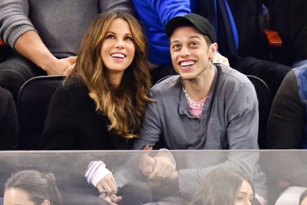 Recientemente se hizo público que la actriz Kate Beckinsale estuvo saliendo con Pete Davidson, quien a pesar de su físico ha tenido hermosas novias, como Ariana Grande y Cazzie David.<br/>