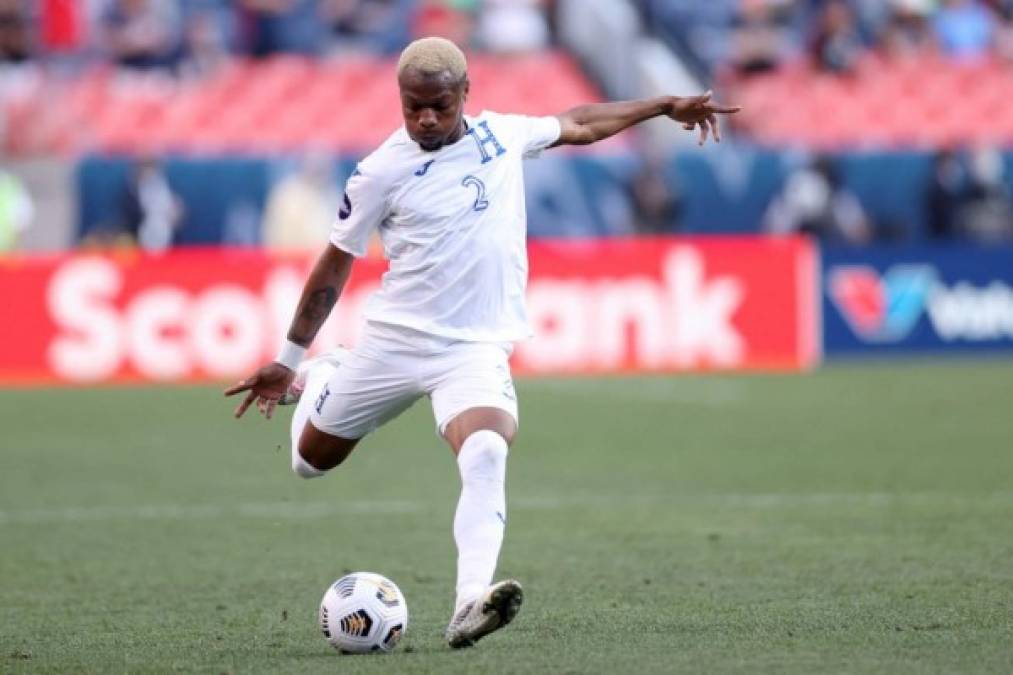 DENVER, COLORADO - JUNE 03: Kevin Alvarez #2 of Honduras advances the ball against USA in the second half during Game 1 of the Semifinals of the CONCACAF Nations League Finals of at Empower Field At Mile High on June 03, 2021 in Denver, Colorado. Matthew Stockman/Getty Images/AFP (Photo by MATTHEW STOCKMAN / GETTY IMAGES NORTH AMERICA / Getty Images via AFP)