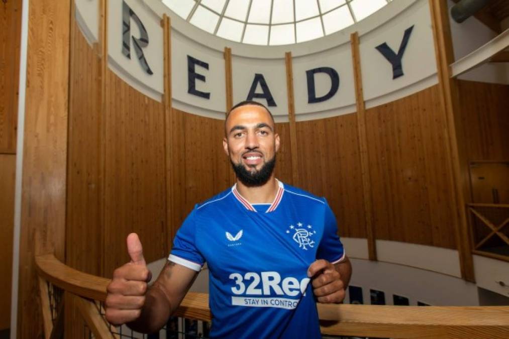 El Rangers ficha al atacante jamaicano Kemar Roofe. El club escocés ha confirmado la incorporación del delantero procedente del Anderlecht. Este goleador demostró su mejor nivel hace dos temporadas en el Leeds United.