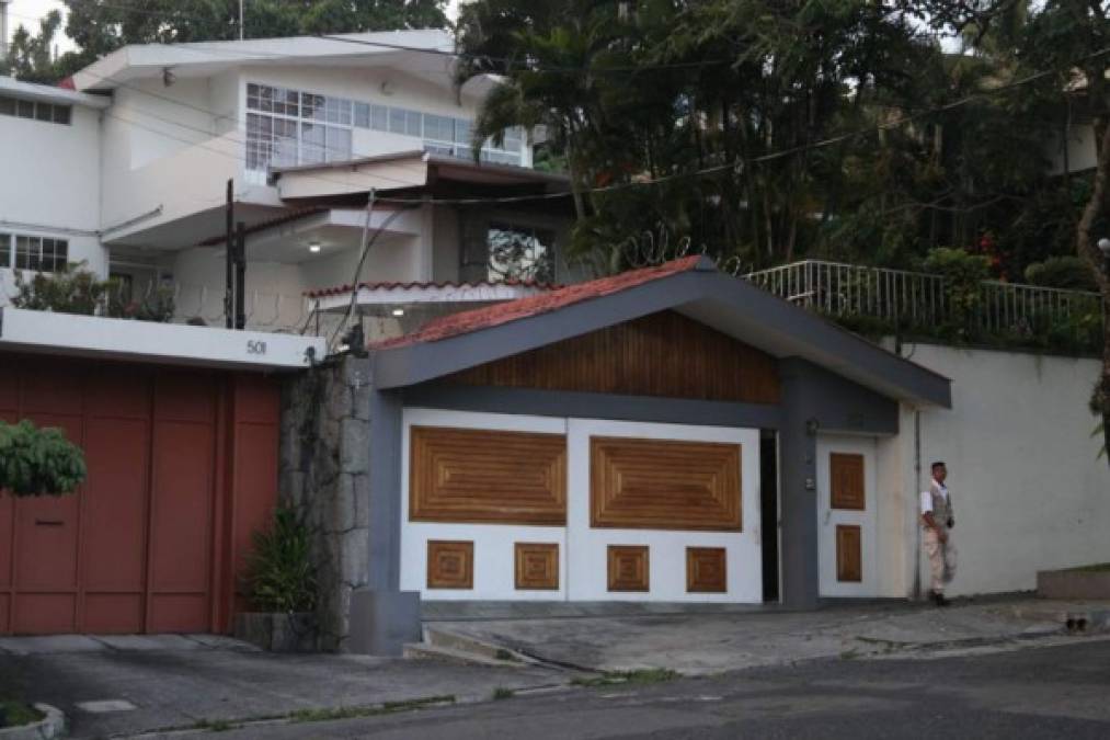 Picture of the football field in one of the properties confiscated from Salvadorean former president (2004-2009), Elias Antonio Saca, in San Salvador, taken on August 10, 2018.<br/>The Attorney General's Office of Salvador announced on August 10, 2019 the confiscation of Saca's several properties and assets. The former president pleaded guilty in court in July for crimes of embezzlement and money laundering during his government in exchange for an abbreviated trial and the reduce of his prison sentence. Saca and six ex-administration officials are on trial for embezzling $301 million in public funds. / AFP PHOTO / Oscar Rivera